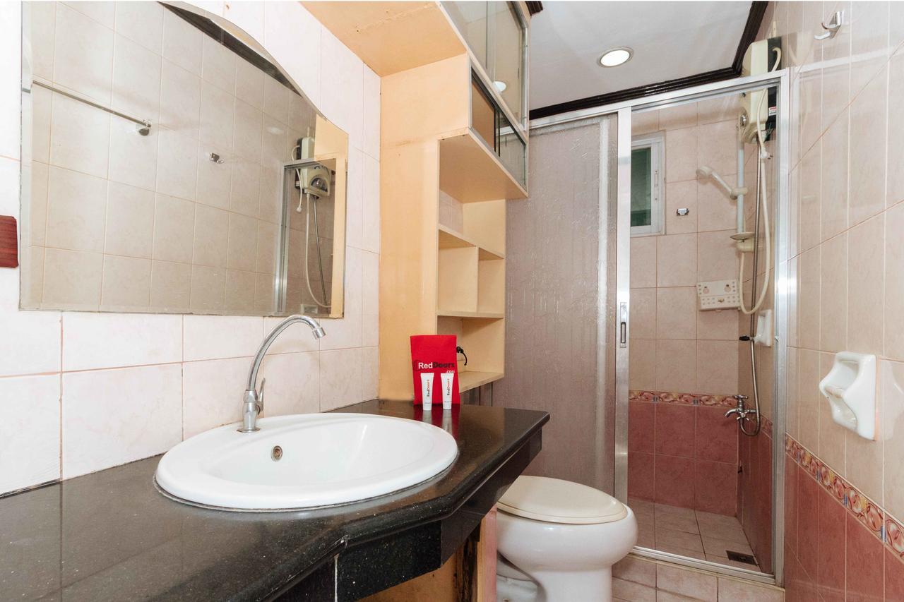 Reddoorz @ Up Village Quezon City Exterior photo
